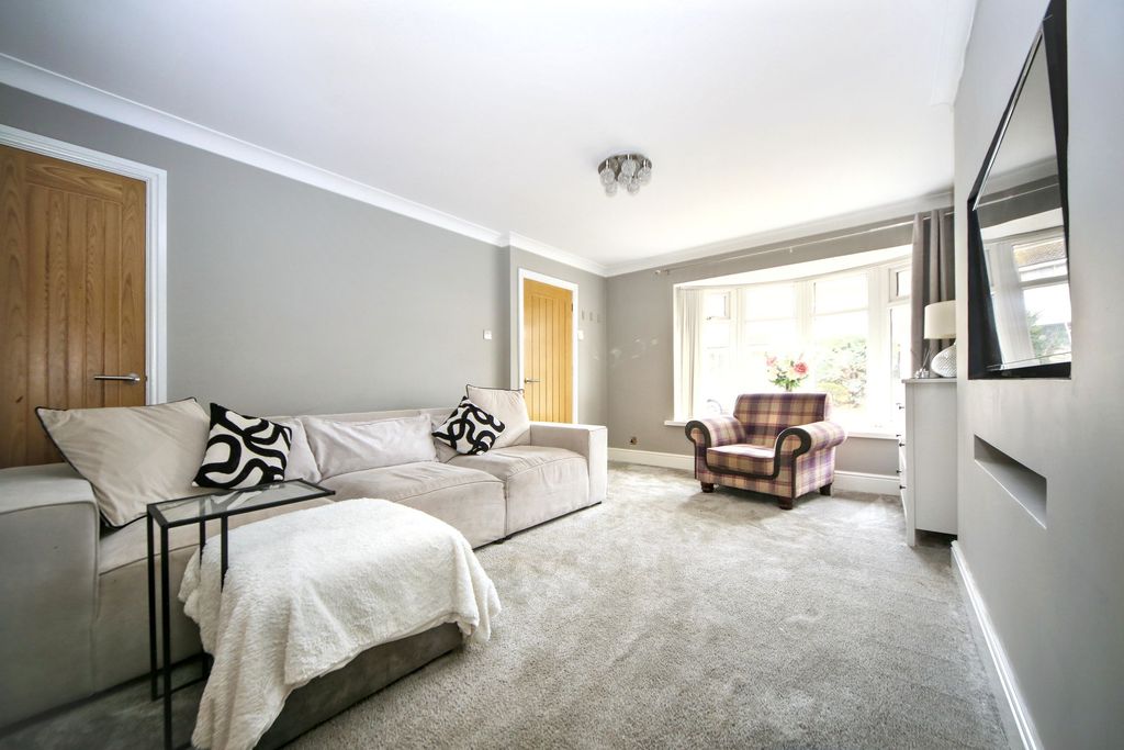 Property photo 2 of 25