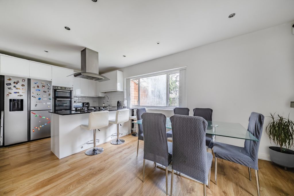 Additional image 5 of 3 bed flat for saleCroydon Road, Beckenham BR3