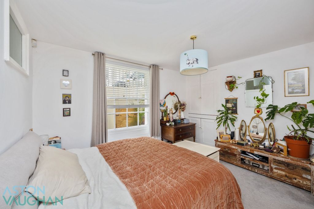 Property photo 3 of 12 4803362