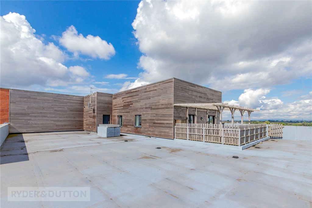 Property photo 1 of 31 Outdoor Space