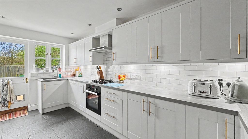 Property photo 3 of 18 5014444