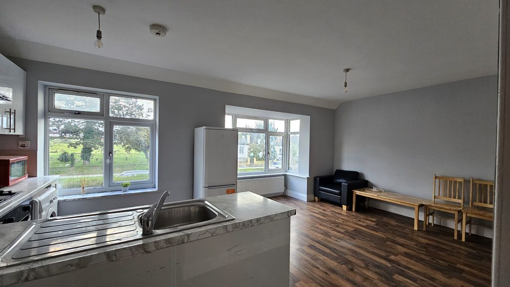 Property photo 2 of 9 Img-20250313-Wa0026