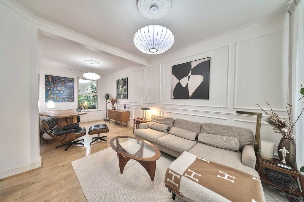 Property photo 2 of 19 Picture No. 23