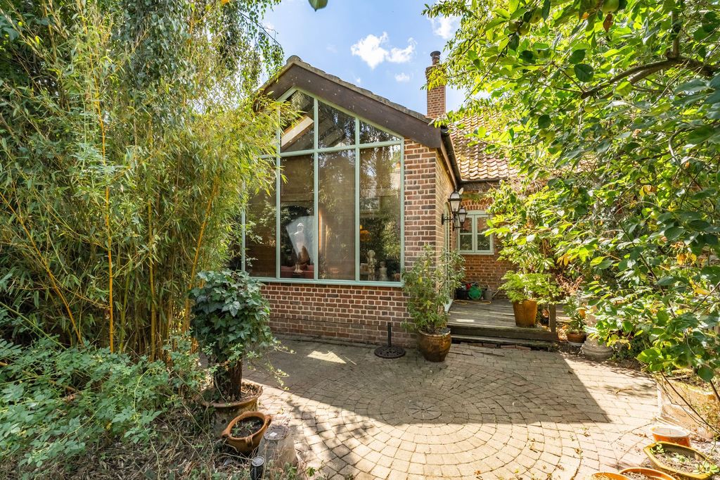 Property photo 1 of 22
