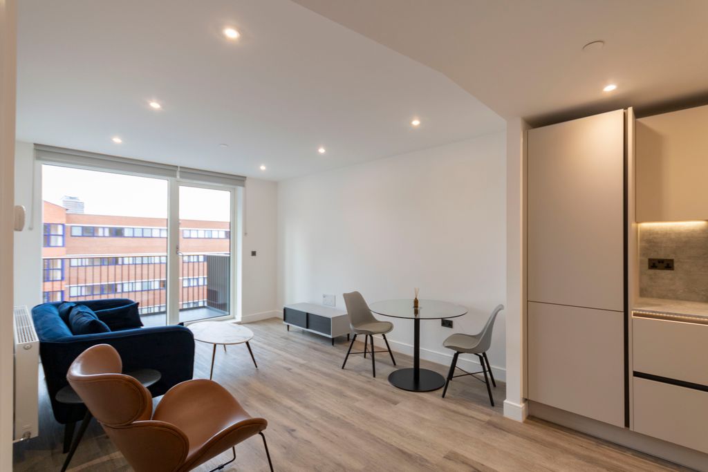 Property photo 2 of 25