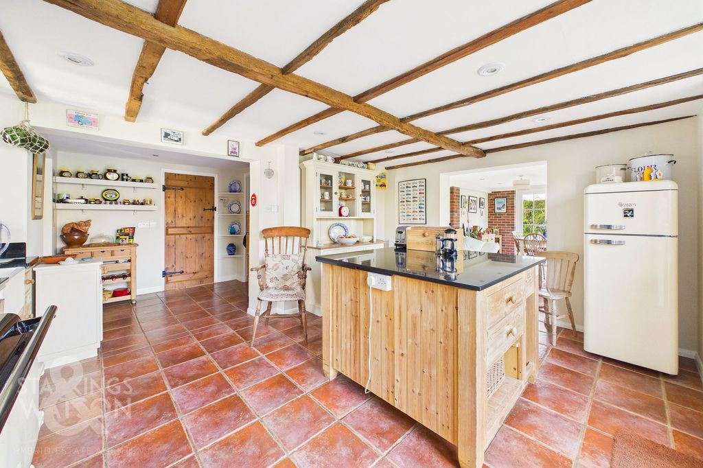 Property photo 2 of 42