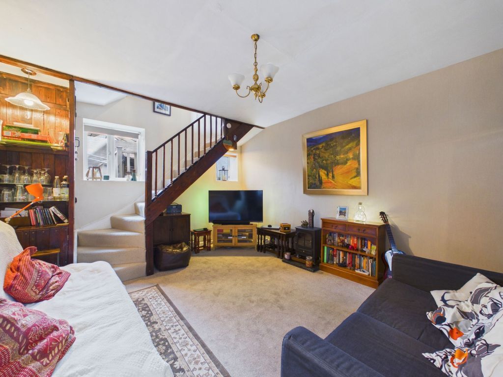 Property photo 2 of 20