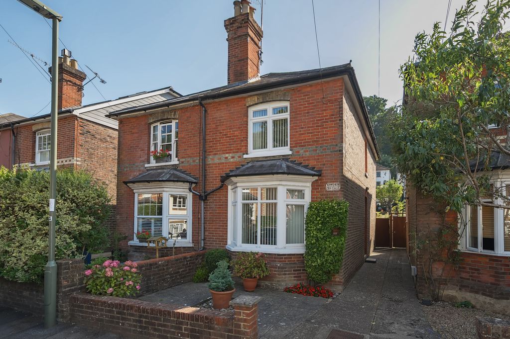 Property photo 1 of 11