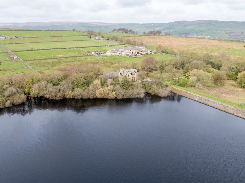 Property photo 2 of 43