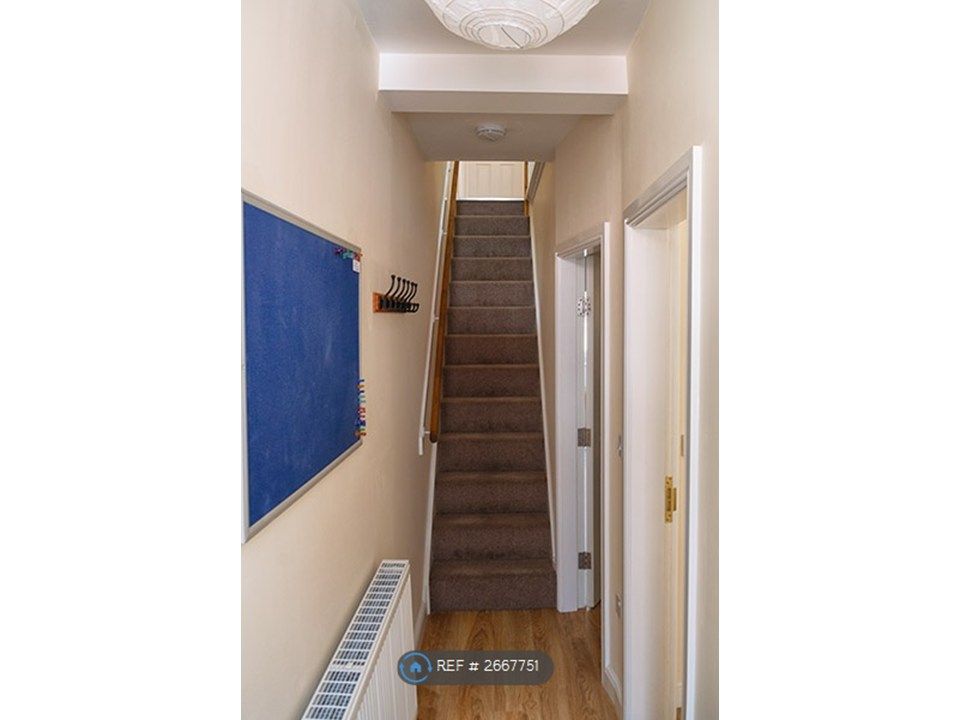 Property photo 3 of 18 Hallway