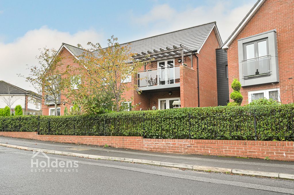 Property photo 1 of 21