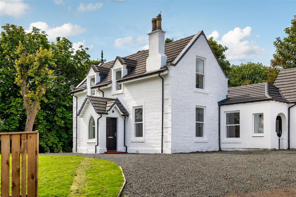 Property photo 2 of 33