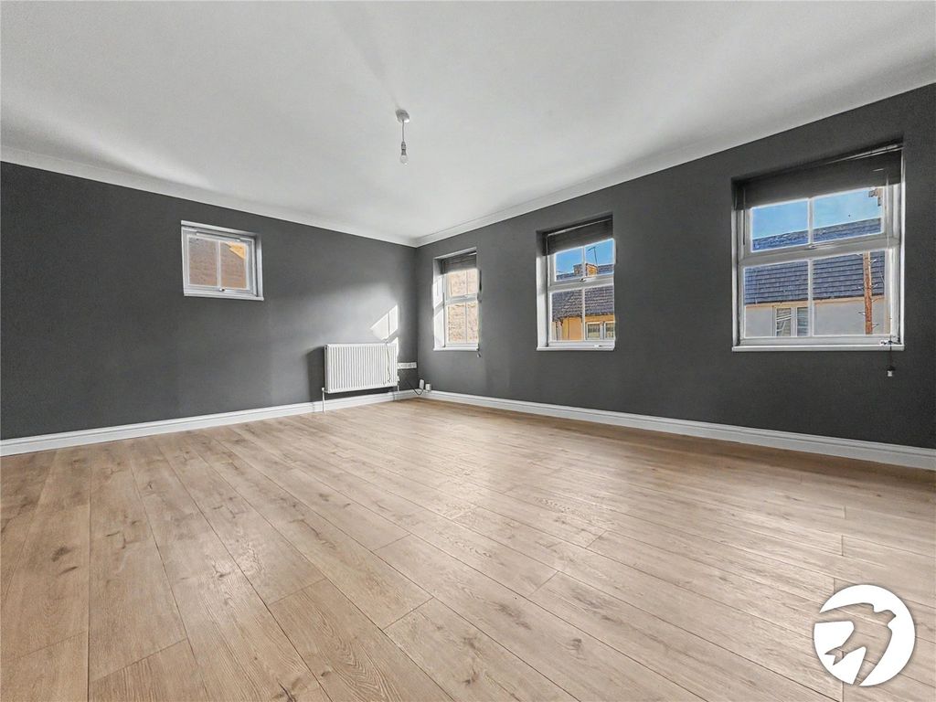 Property photo 3 of 11 Picture No. 29