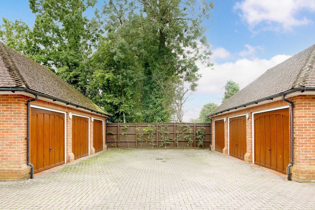 Property photo 3 of 14 Picture No. 17