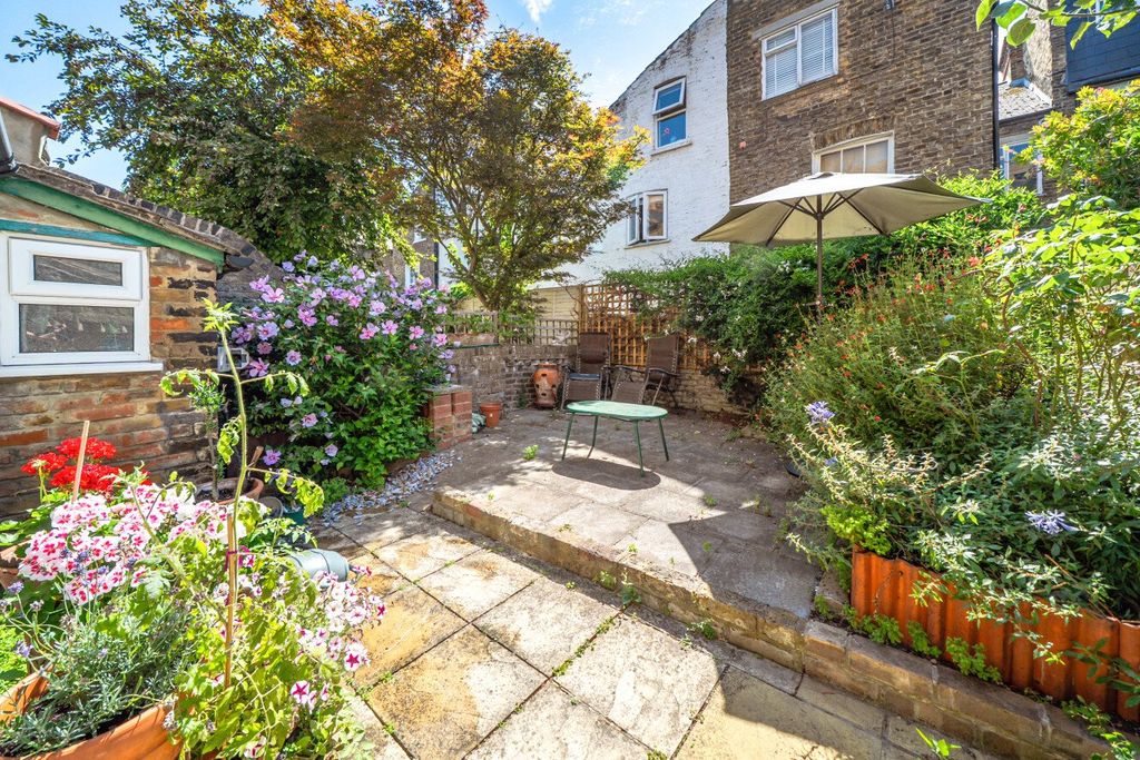 Property photo 3 of 16 Picture No. 18