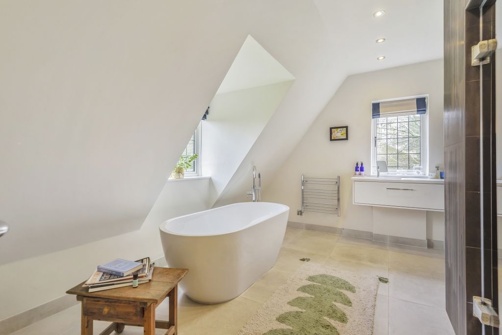 Property photo 3 of 20 924729 (21)