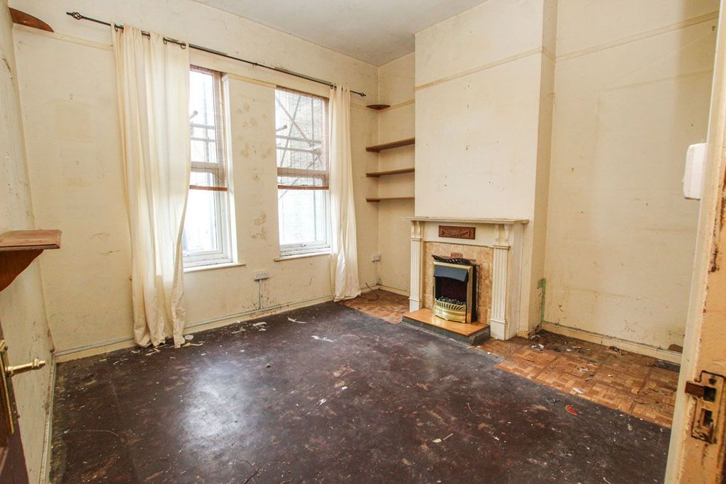 Property photo 3 of 4