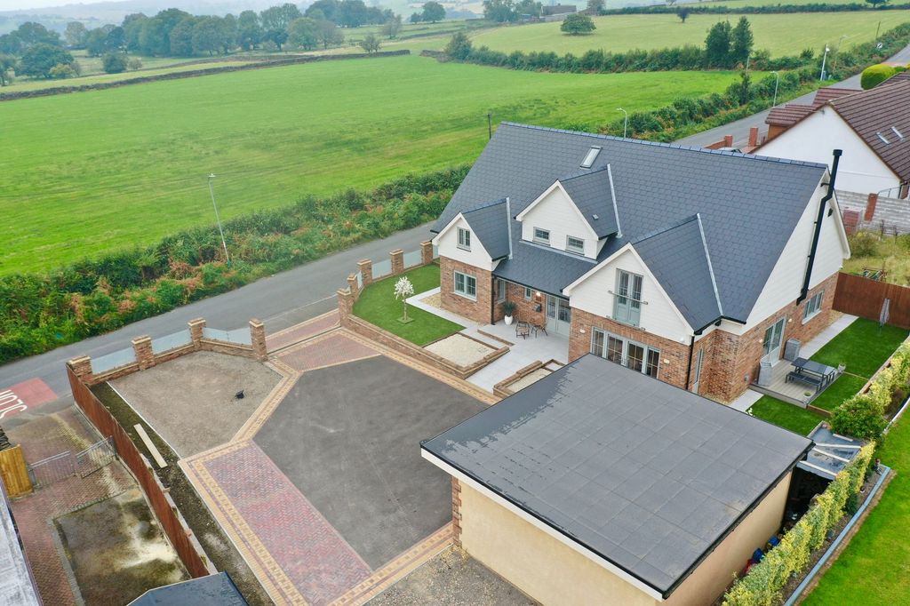 Property photo 1 of 81