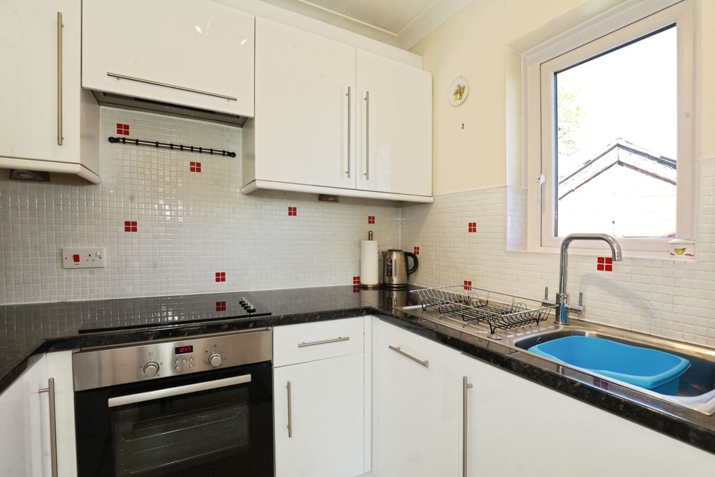 Property photo 3 of 15 Kitchen