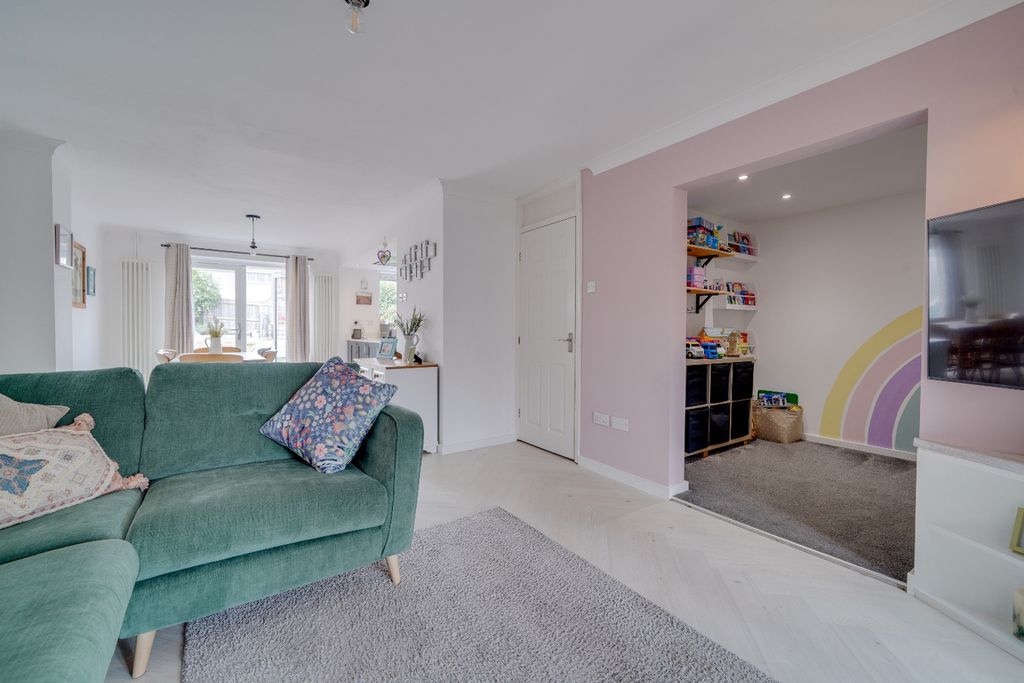 Property photo 3 of 23 4497663
