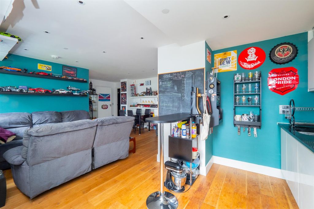 Property photo 3 of 9 Tr-007.Jpg