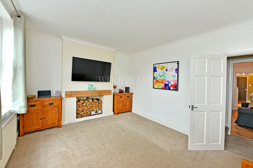 Property photo 3 of 16 Living Room