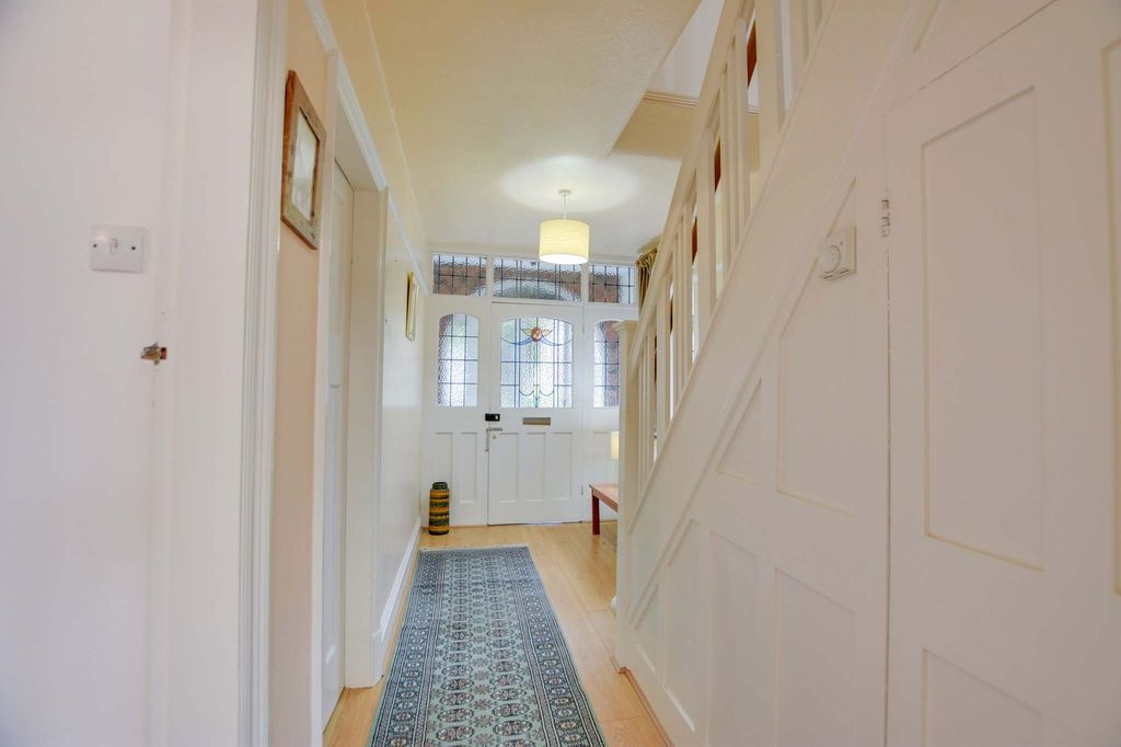 Property photo 3 of 24