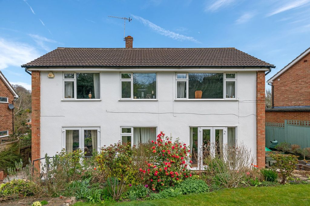 Property photo 2 of 25