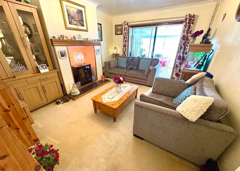 Property photo 1 of 14 Living Room