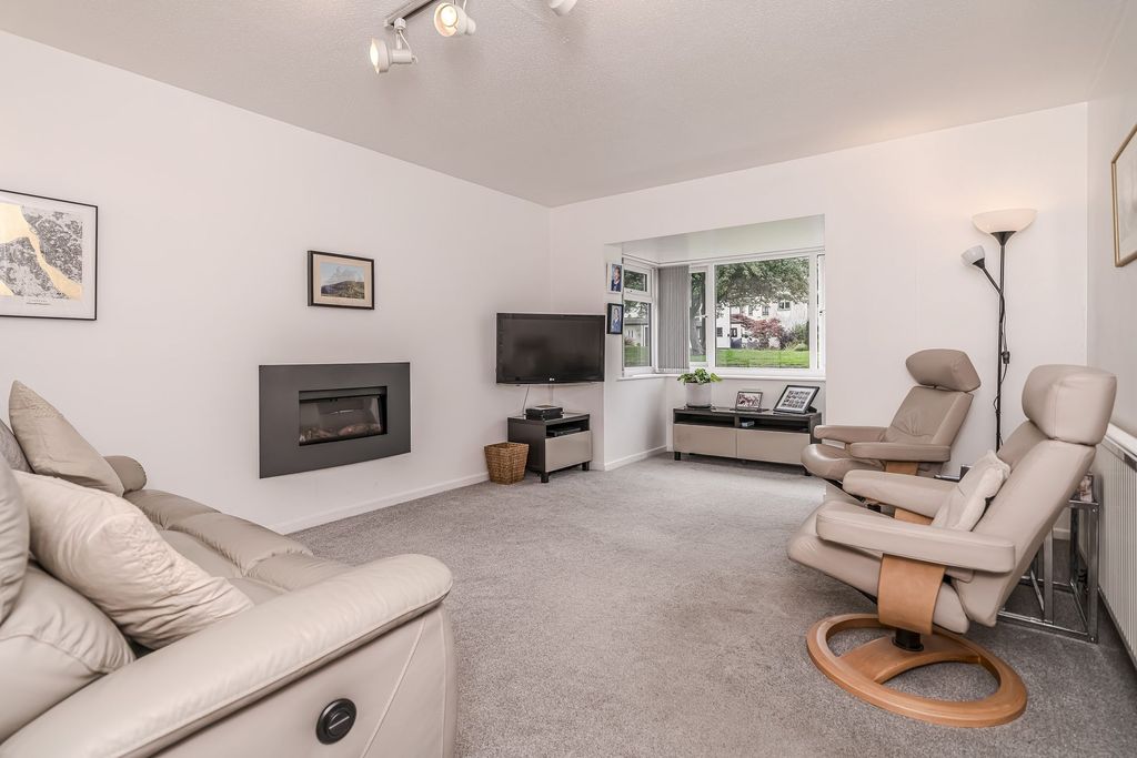 Property photo 3 of 44