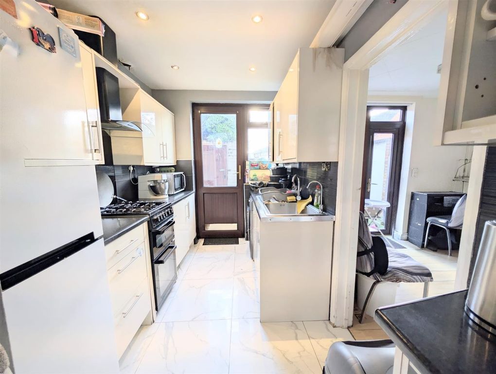 Property photo 3 of 9 50A62Bce-1335-4947-A27B-B5E2Cb7A6c74.Jpg