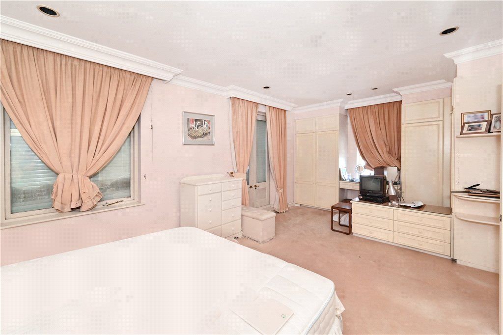 Property photo 2 of 9 Picture No. 35