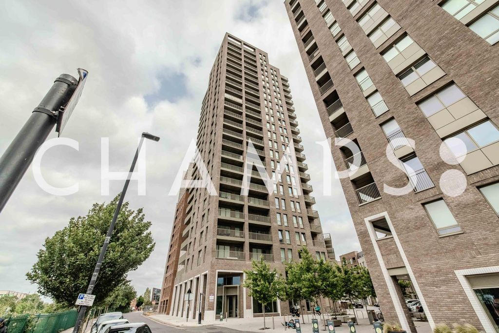 Property photo 1 of 8 1 Bed Flat To Rent Heartwood Boulevard, London W3