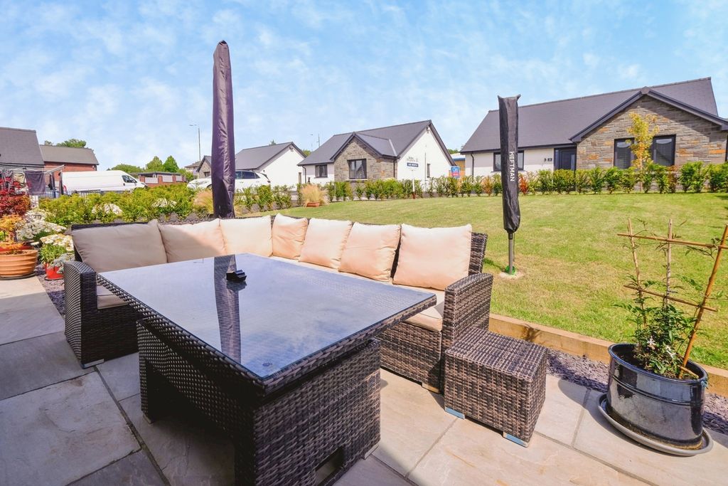Property photo 2 of 18 Pbox-Img.Jpg