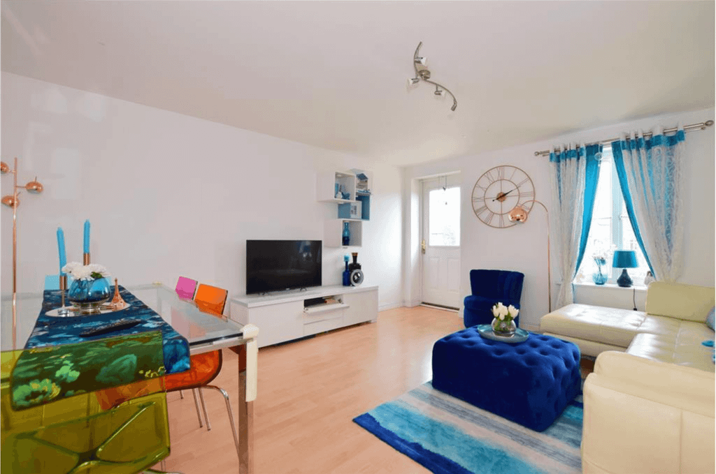 Property photo 1 of 12