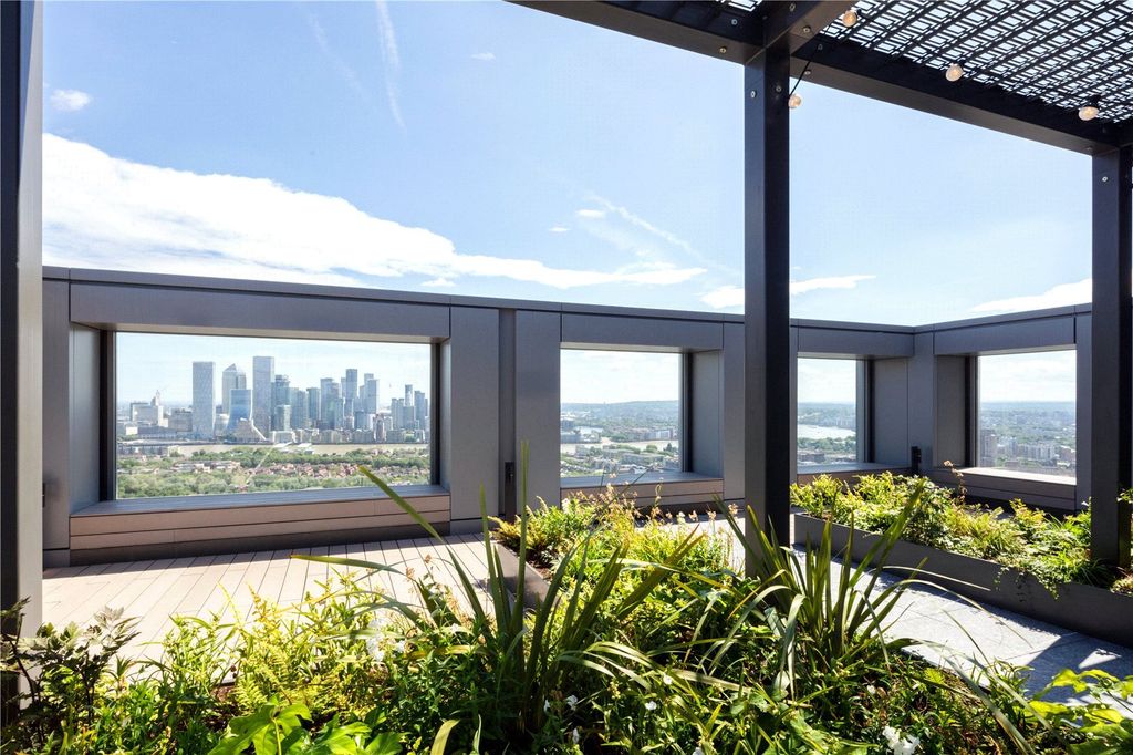 Property photo 2 of 14 Roof Terrace