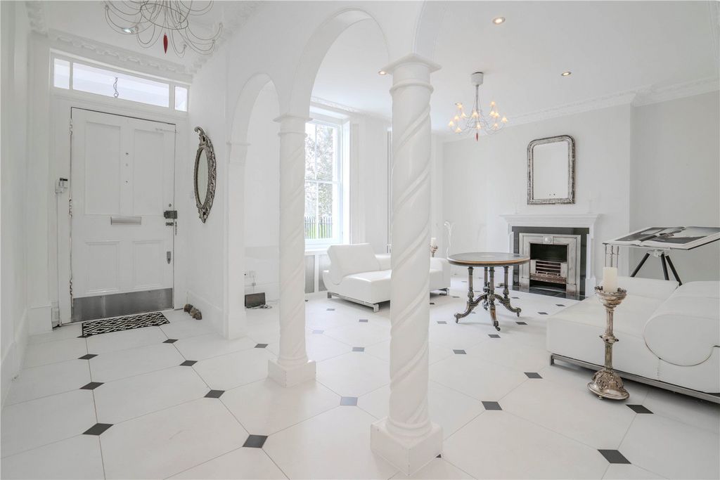 Property photo 2 of 24 Picture No. 19