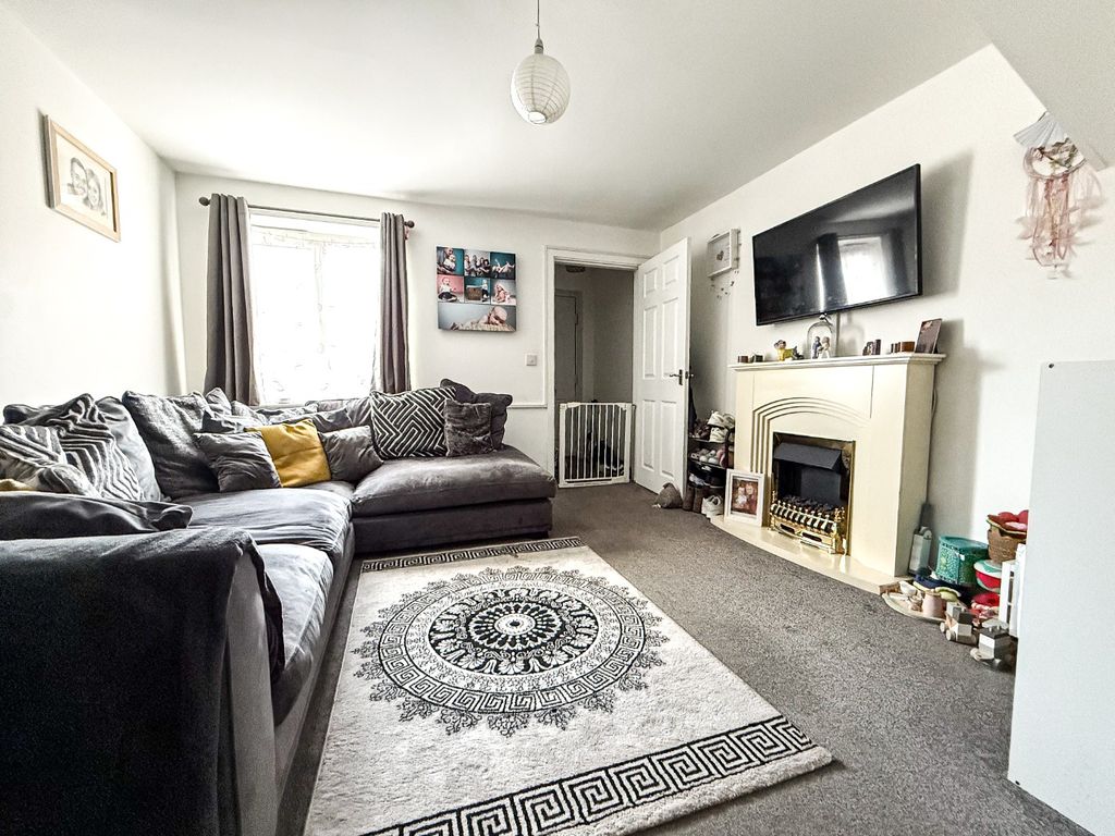 Property photo 3 of 17 4662868