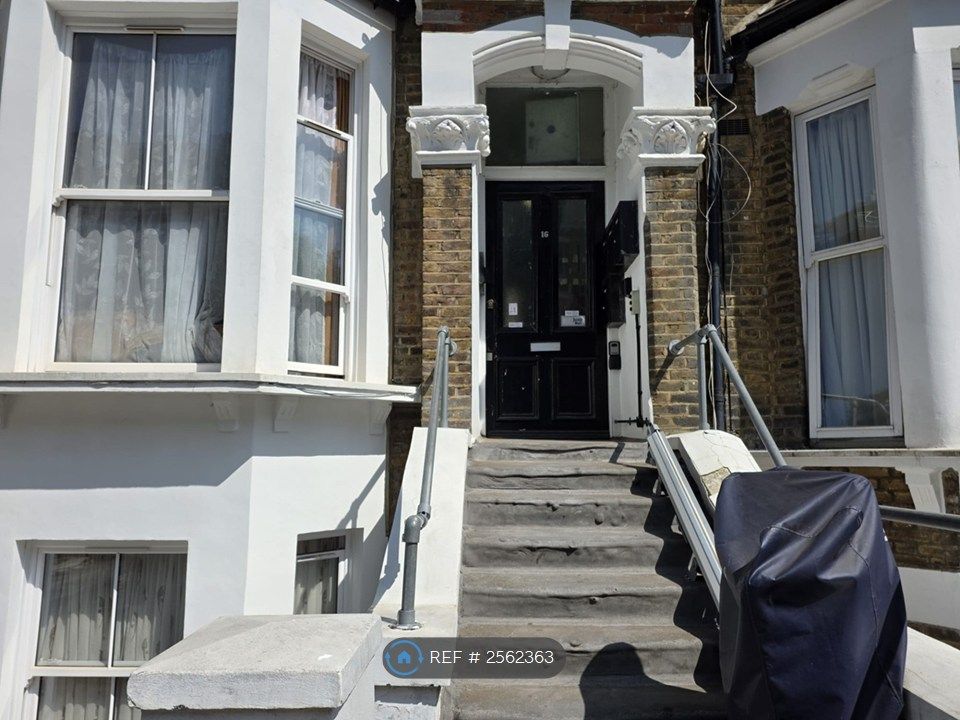 Property photo 2 of 28