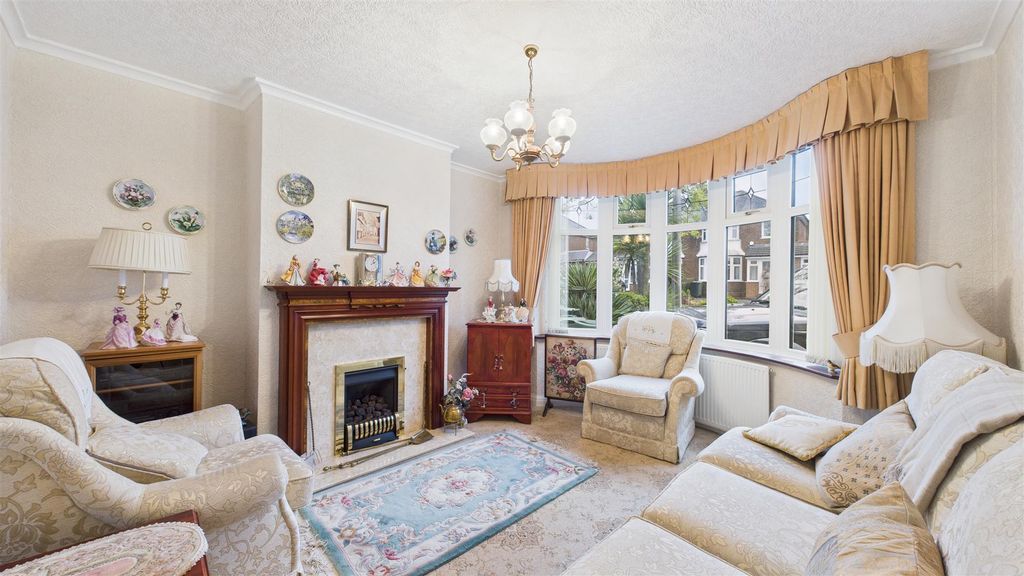 Property photo 3 of 17 Cam05101G0-Pr0090-Still014.Jpg