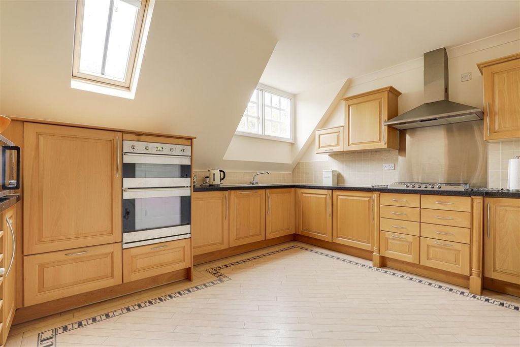 Property photo 3 of 20 06.Jpg