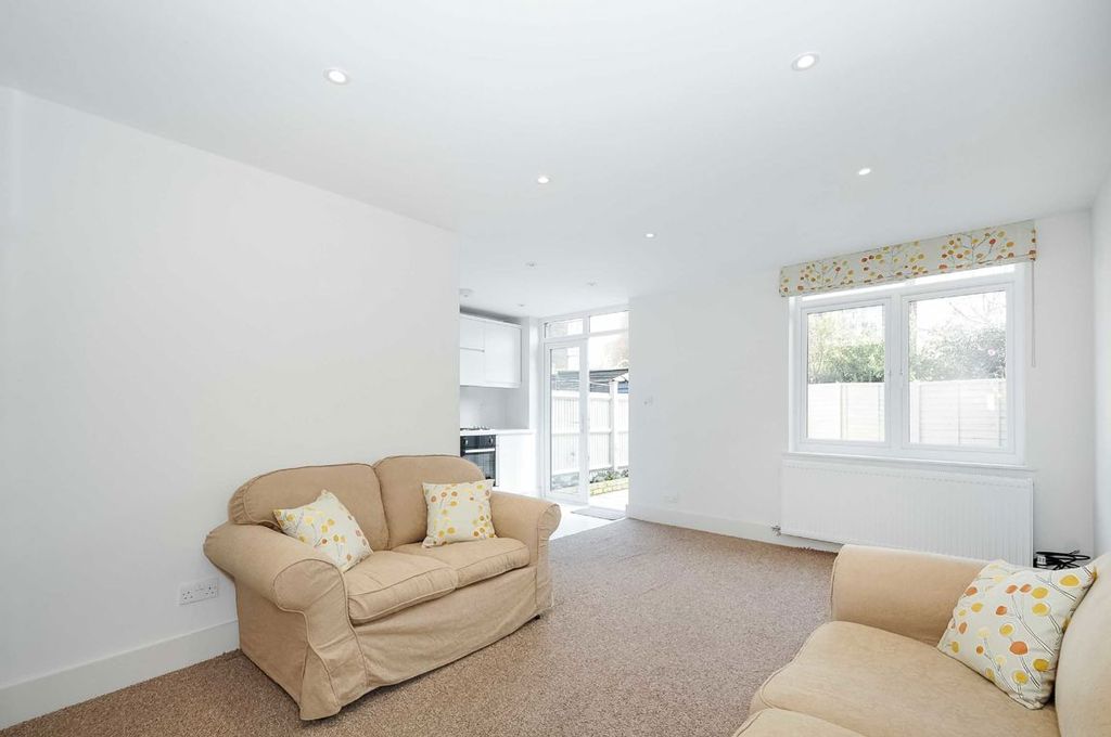 Property photo 2 of 7
