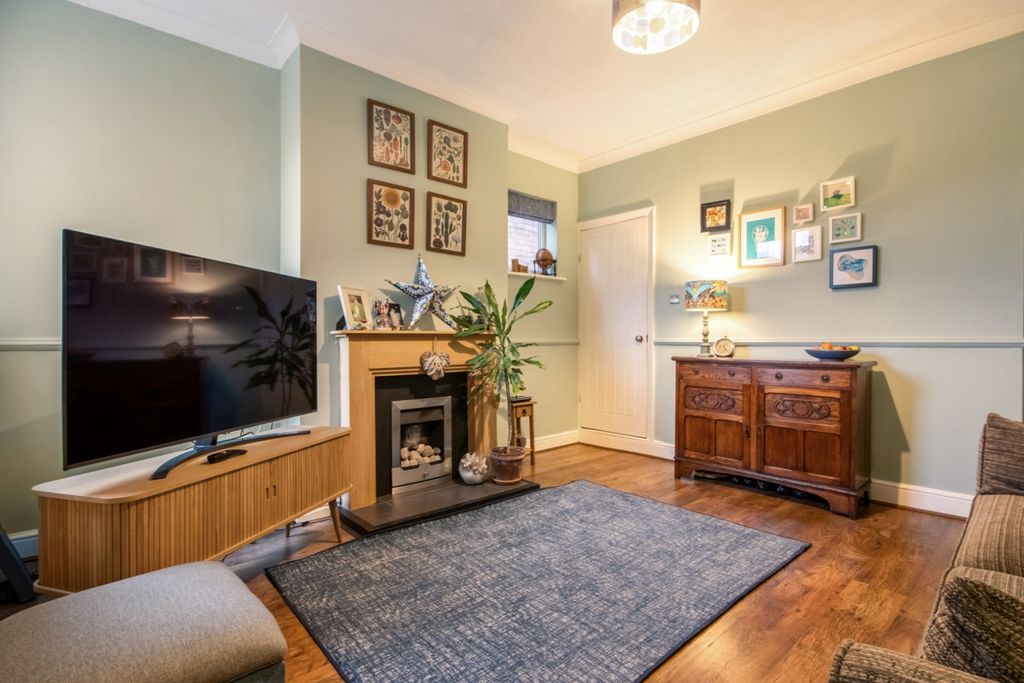 Property photo 3 of 17