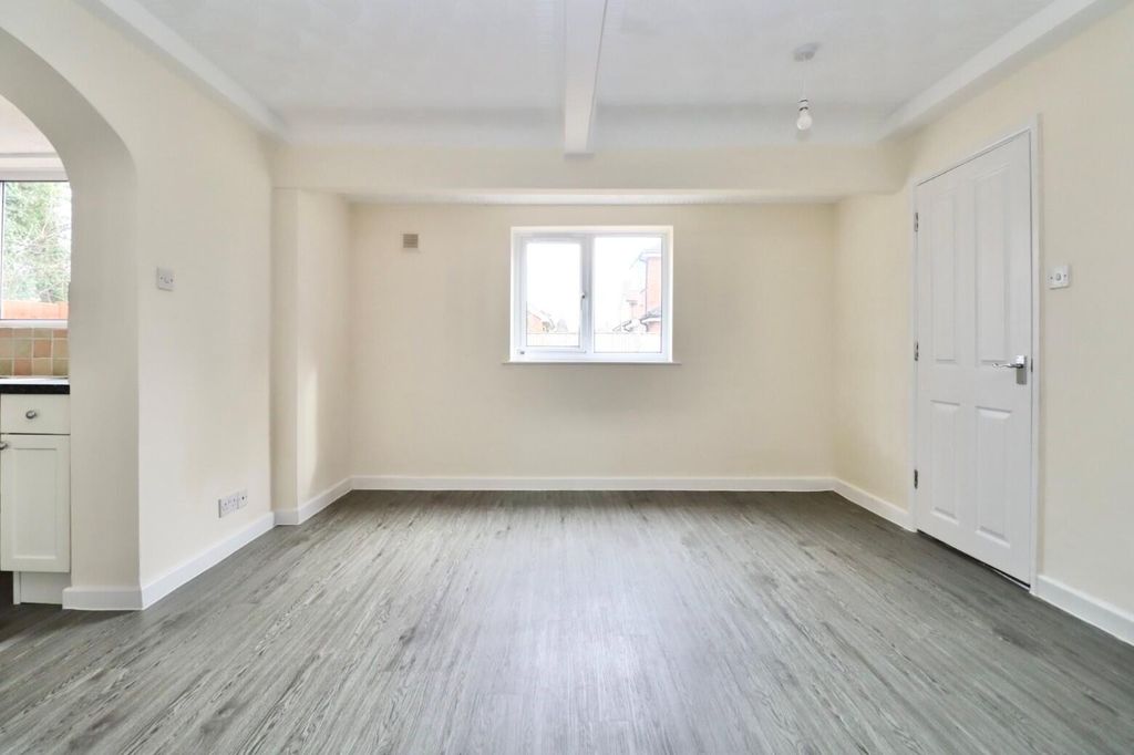 Property photo 2 of 11 Living Room