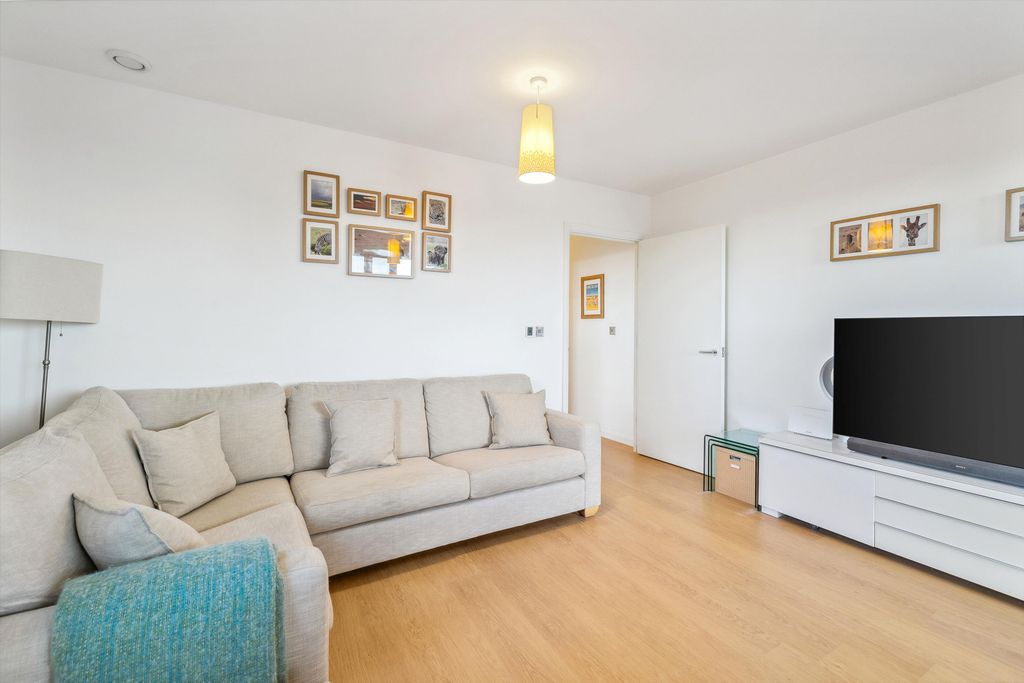 Property photo 3 of 11 Image