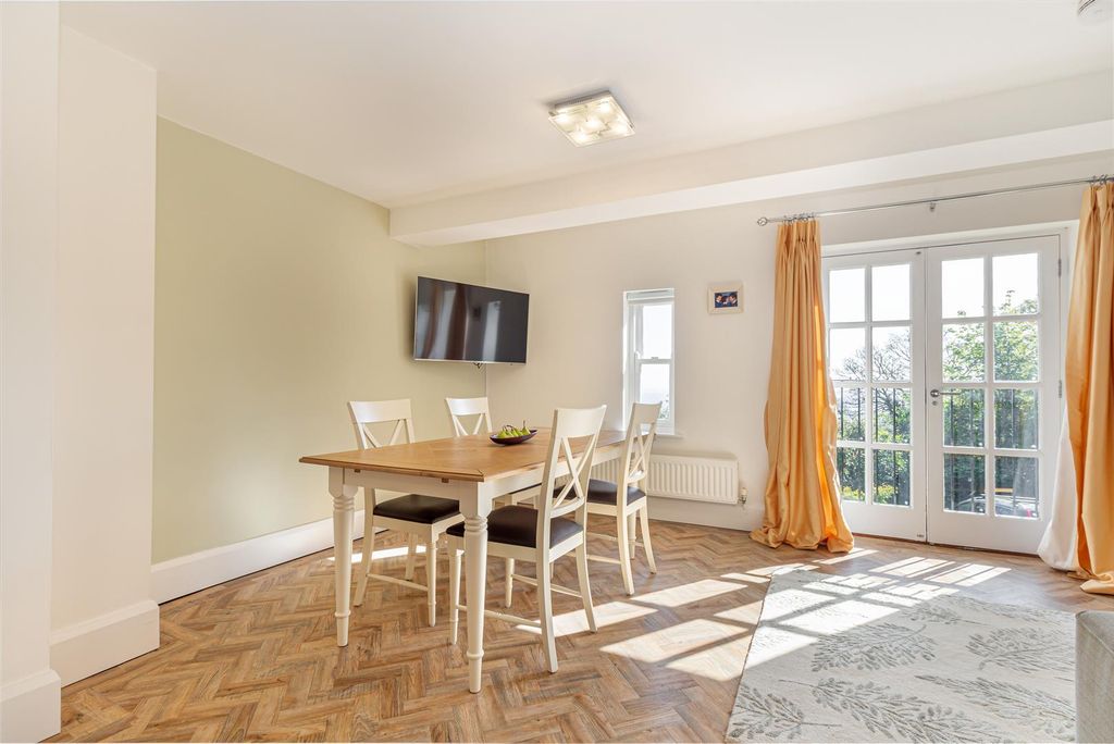 Additional image 16 of 2 bed flat for saleSt. Anns Road, Malvern WR14
