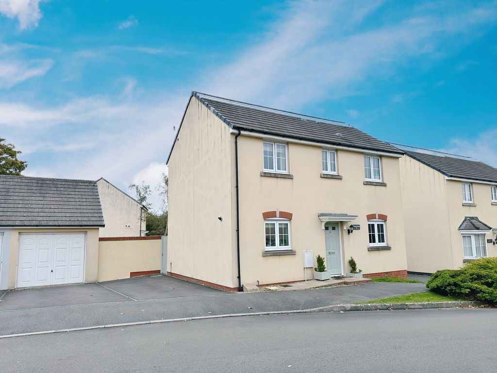 Property photo 1 of 21 Front