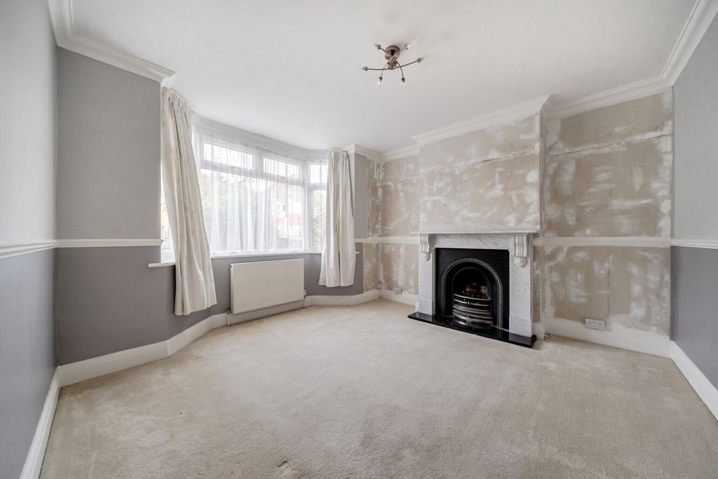 Property photo 2 of 14 1521533-13-6Aa2d8...