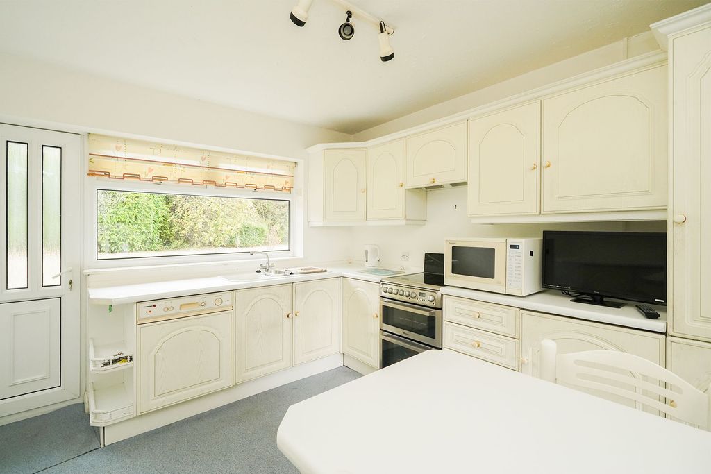 Property photo 3 of 30