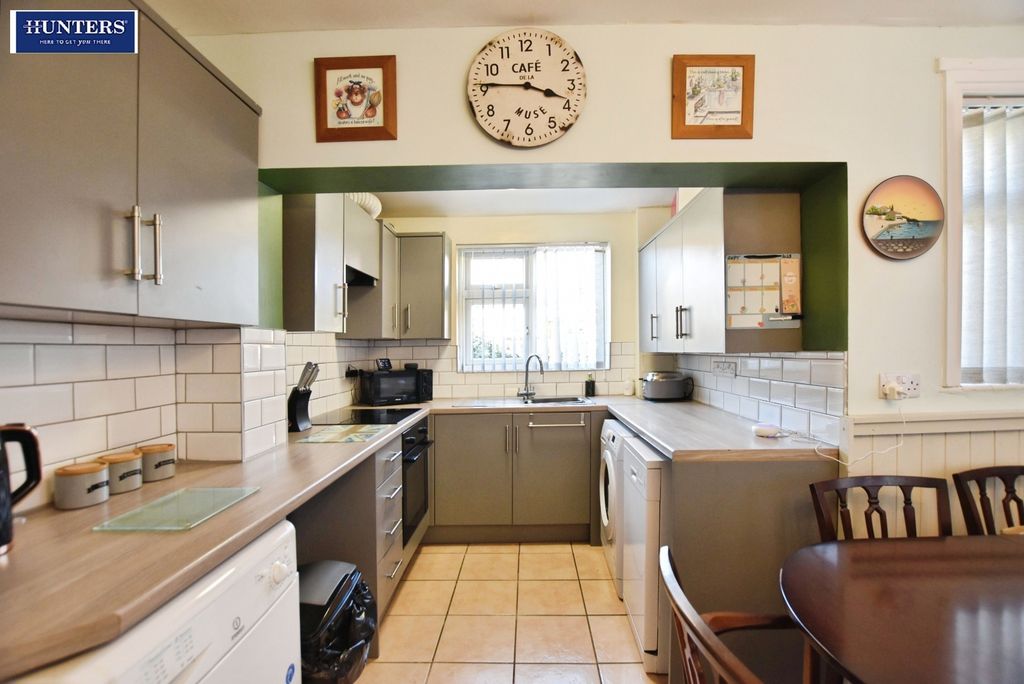 Property photo 1 of 22 Kitchen